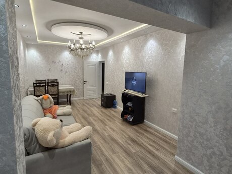 4-room old-build apartment for sale in Əhmədli, 120 m², 270 000 AZN, photo 2 / 12