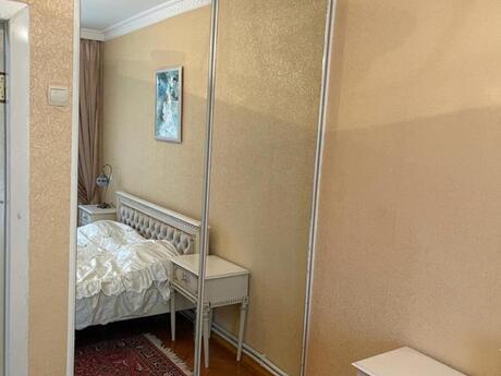 Sahildə 2 otaqlı köhnə tikili mənzil kirayə verilir, 50 m², 1 000 AZN/ay, şəkil 3 / 12