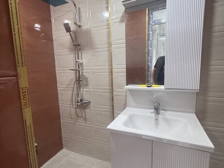 28 Mayda 2 otaqlı köhnə tikili mənzil satılır, 50 m², 170 000 AZN, şəkil 4 / 9