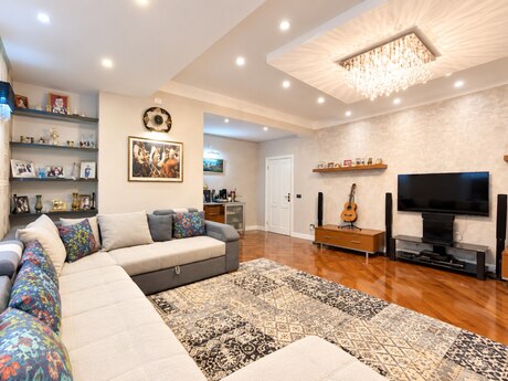 28 Mayda 3 otaqlı yeni tikili mənzil satılır, 160 m², 649 999 AZN, şəkil 2 / 12