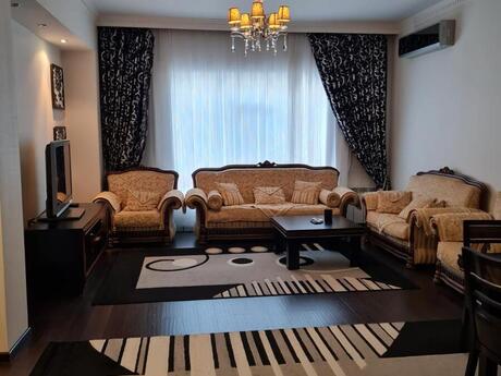 Gənclikdə 4 otaqlı yeni tikili mənzil satılır, 185 m², 525 000 AZN, şəkil 3 / 12