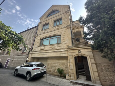10-комнатный дом, 500 м², Gənclik, 1 150 000 AZN