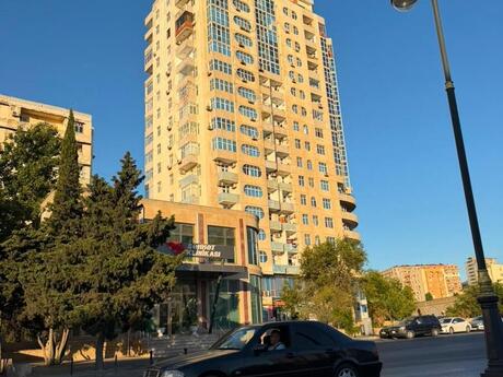 Elan №6565731 - Bakı, Xalqlar Dostluğu m., 3 otaqlı, 136 m², 10/18 mərtəbə