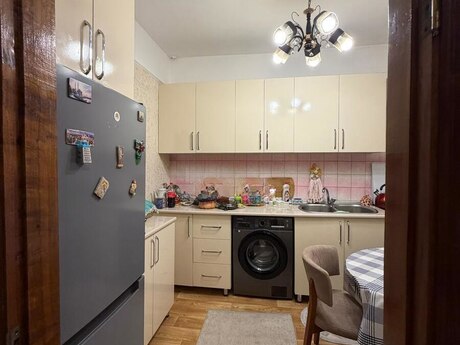 Gənclikdə 2 otaqlı köhnə tikili mənzil satılır, 70 m², 204 999 AZN, şəkil 5 / 8