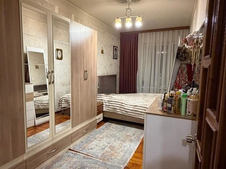 Gənclikdə 2 otaqlı köhnə tikili mənzil satılır, 70 m², 204 999 AZN, şəkil 2 / 8