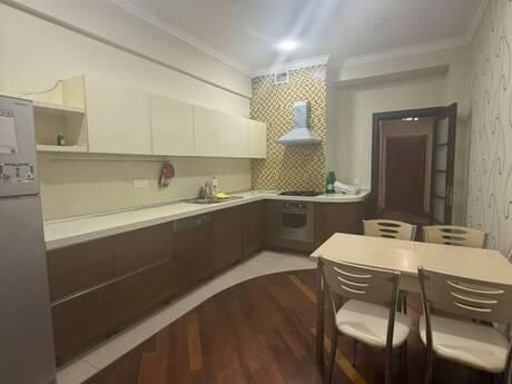 Şah İsmayıl Xətaidə 2 otaqlı yeni tikili mənzil kirayə verilir, 100 m², 1 200 AZN/ay, şəkil 2 / 12