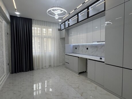 İnşaatçılarda 3 otaqlı yeni tikili mənzil satılır, 110 m², 279 000 AZN, şəkil 2 / 7
