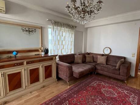 28 Mayda 2 otaqlı köhnə tikili mənzil satılır, 73 m², 229 500 AZN, şəkil 2 / 9