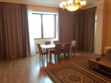 Yeni Hayat Plaza kompleksində 3 otaqlı yeni tikili mənzil kirayə verilir, 150 m², 1 400 AZN/ay, şəkil 5 / 12