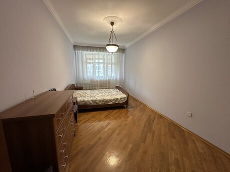 İçəri Şəhərdə 4 otaqlı köhnə tikili mənzil kirayə verilir, 140 m², 1 500 AZN/ay, şəkil 5 / 11