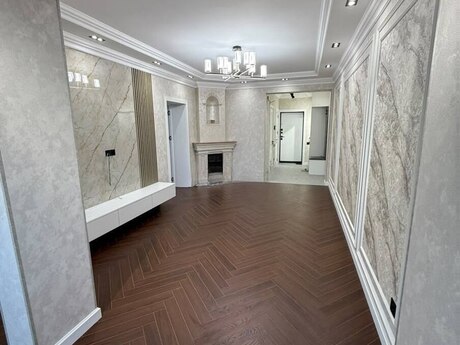 Gənclikdə 3 otaqlı köhnə tikili mənzil satılır, 90 m², 265 000 AZN, şəkil 2 / 10