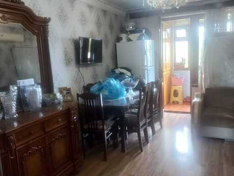 Neftçilərdə 2 otaqlı köhnə tikili mənzil satılır, 56 m², 135 000 AZN, şəkil 2 / 7