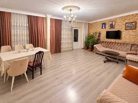 İnşaatçılarda 5 otaqlı köhnə tikili mənzil satılır, 98 m², 248 000 AZN, şəkil 2 / 12