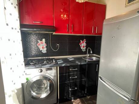 Qara Qarayevdə 1 otaqlı köhnə tikili mənzil kirayə verilir, 35 m², 500 AZN/ay, şəkil 4 / 9