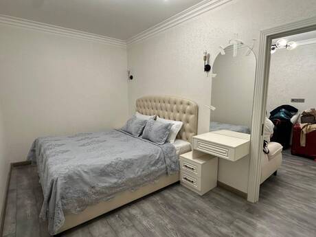 8-ci mikrorayonda 2 otaqlı köhnə tikili mənzil satılır, 50 m², 175 000 AZN, şəkil 5 / 12