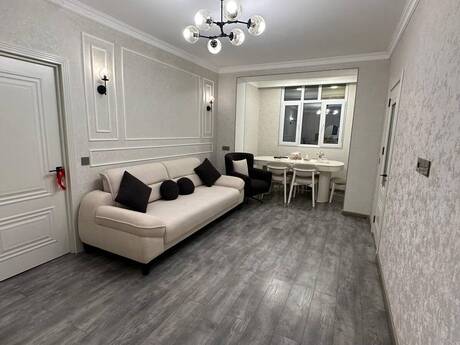 8-ci mikrorayonda 2 otaqlı köhnə tikili mənzil satılır, 50 m², 175 000 AZN, şəkil 2 / 12
