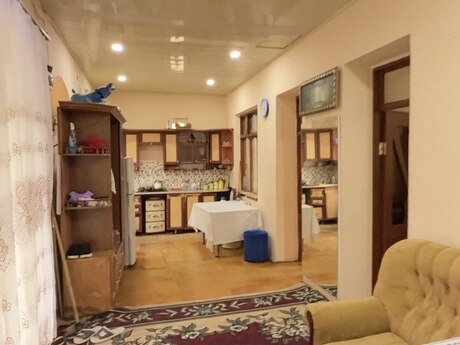 Qaraçuxurda 4 otaqlı həyət evi satılır, 70 m², 129 999 AZN, şəkil 2 / 5