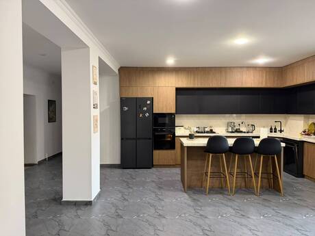 7 rooms · 350 m², Pirşağı