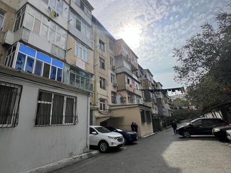 Memar Əcəmidə 2 otaqlı köhnə tikili mənzil satılır, 72 m², 127 000 AZN, şəkil 2 / 9