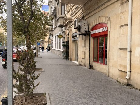 7-room old-build apartment for sale in Sahil, 420 m², 1 750 000 AZN, photo 2 / 12