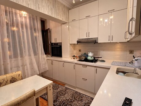 Продаётся 3-комнатная квартира в старом фонде, Nəsimi, 90 м², 239 000 AZN, фото 3 / 12