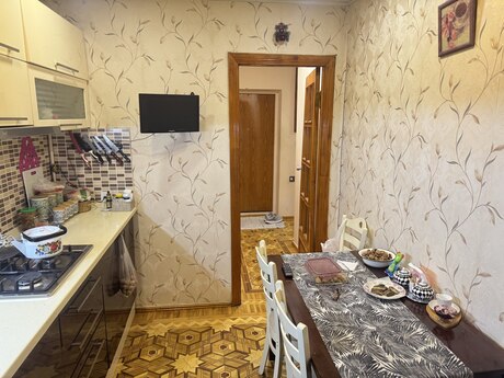 Продаётся 4-комнатная квартира в старом фонде, Şah İsmayıl Xətai, 100 м², 270 000 AZN, фото 4 / 12