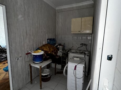 28 Mayda 2 otaqlı köhnə tikili mənzil kirayə verilir, 40 m², 700 AZN/ay, şəkil 5 / 6