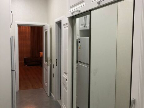 1-room old-build apartment for rent in Sahil, 40 m², 700 AZN/mo, photo 2 / 8