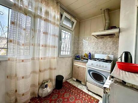8-ci kilometrdə 1 otaqlı köhnə tikili mənzil satılır, 40 m², 140 000 AZN, şəkil 2 / 7