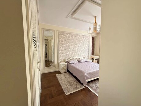 3-комнатная квартира, 115 м², Şah İsmayıl Xətai, 3 000 AZN