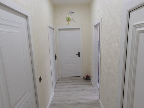Продаётся 3-комнатная квартира в старом фонде, Azadlıq Prospekti, 66 м², 165 000 AZN, фото 2 / 12