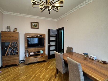 Продаётся 3-комнатная квартира в старом фонде, Azadlıq Prospekti, 65 м², 225 000 AZN, фото 3 / 12