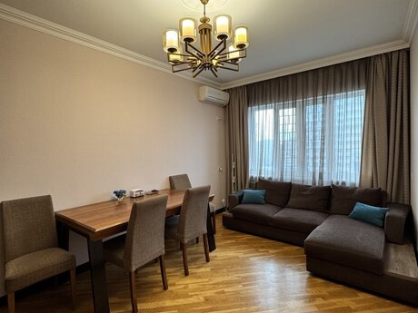 Продаётся 3-комнатная квартира в старом фонде, Azadlıq Prospekti, 65 м², 225 000 AZN, фото 2 / 12