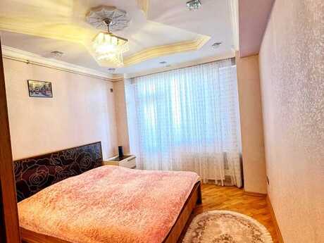 Memar Əcəmidə 2 otaqlı köhnə tikili mənzil satılır, 78 m², 179 000 AZN, şəkil 2 / 4