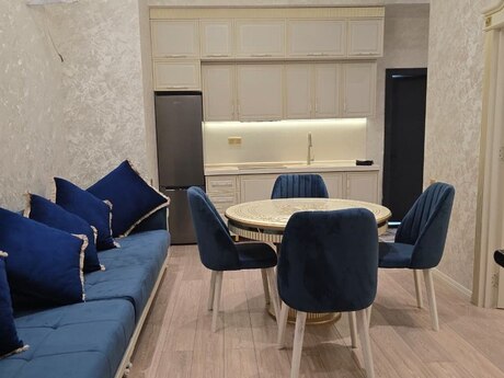 2-комн. · 55 m² · 4/8 этаж, Ağ şəhər