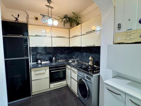 2-room old-build apartment for sale in Memar Əcəmi, 50 m², 172 000 AZN, photo 3 / 8