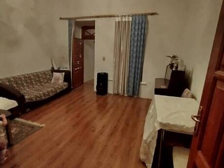28 Mayda 3 otaqlı köhnə tikili mənzil satılır, 80 m², 155 000 AZN, şəkil 2 / 11