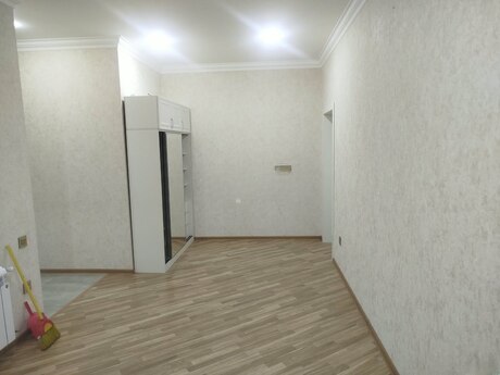 Main MTK kompleksində 3 otaqlı yeni tikili mənzil kirayə verilir, 77 m², 600 AZN/ay, şəkil 3 / 4