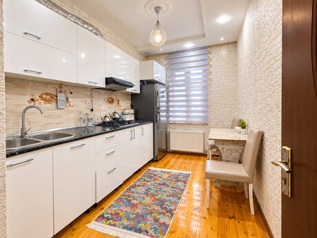 Neftçilərdə 3 otaqlı köhnə tikili mənzil satılır, 82,4 m², 215 000 AZN, şəkil 2 / 12