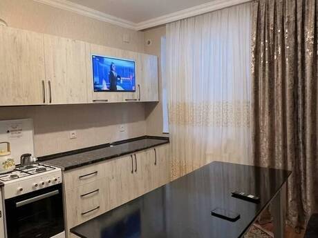 Gənclikdə 1 otaqlı köhnə tikili mənzil kirayə verilir, 40 m², 500 AZN/ay, şəkil 4 / 8