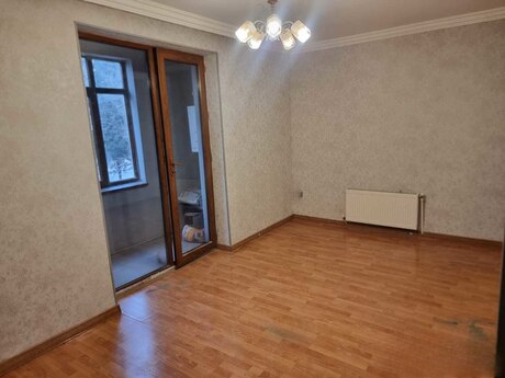 Nərimanovda 3 otaqlı köhnə tikili mənzil satılır, 65 m², 219 999 AZN, şəkil 2 / 12