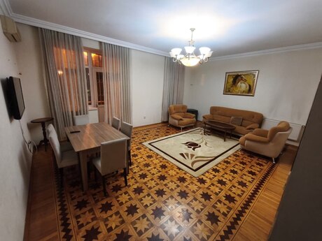 İçəri Şəhərdə 4 otaqlı yeni tikili mənzil kirayə verilir, 140 m², 1 700 AZN/ay, şəkil 4 / 12
