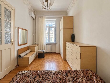 2-room old-build apartment for sale in Sahil, 61 m², 339 999 AZN, photo 3 / 8