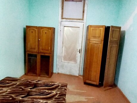 Сдаётся 2-комнатная квартира в старом фонде, Yeni Günəşli, 56 м², 350 AZN/мес, фото 4 / 9