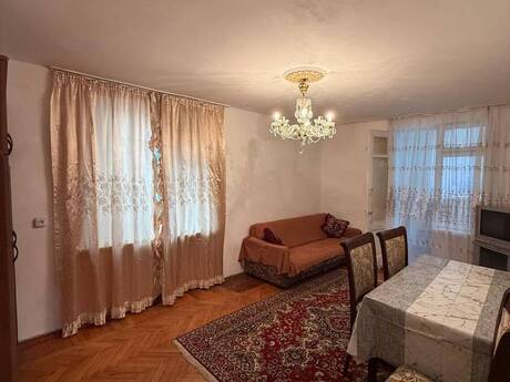 2 otaq · 45 m² · 1/5 mərtəbə, Elmlər Akademiyası