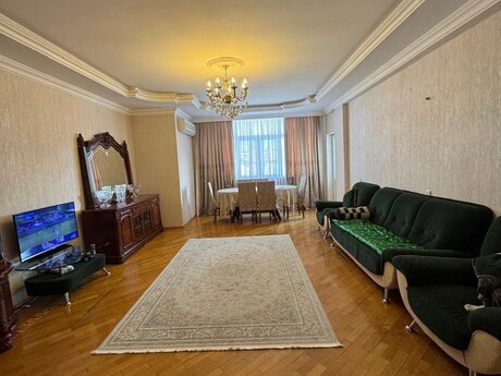 Neftçilərdə 3 otaqlı yeni tikili mənzil satılır, 139 m², 255 000 AZN, şəkil 2 / 12
