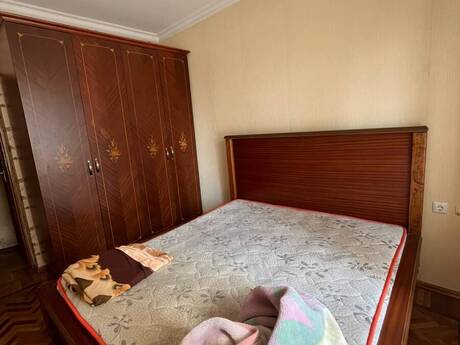 9-cu mikrorayonda 4 otaqlı köhnə tikili mənzil satılır, 100 m², 220 000 AZN, şəkil 3 / 12