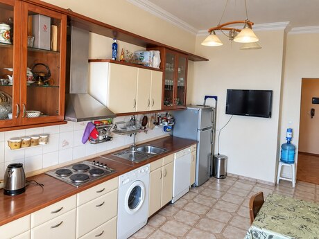 28 Mayda 3 otaqlı yeni tikili mənzil kirayə verilir, 180 m², 1 200 AZN/ay, şəkil 2 / 9