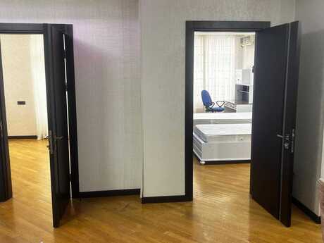 8-ci kilometrdə 3 otaqlı yeni tikili mənzil kirayə verilir, 125 m², 1 050 AZN/ay, şəkil 5 / 12