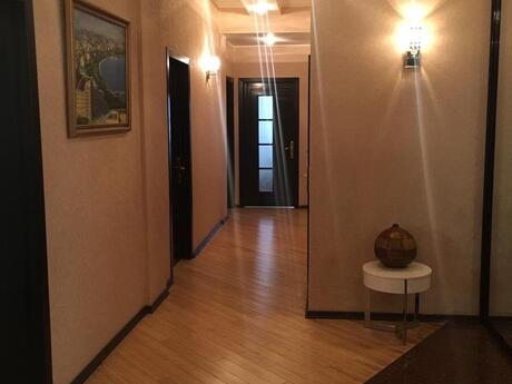 3-room new-build apartment for sale in 8 Noyabr, 150 m², 335 000 AZN, photo 2 / 6